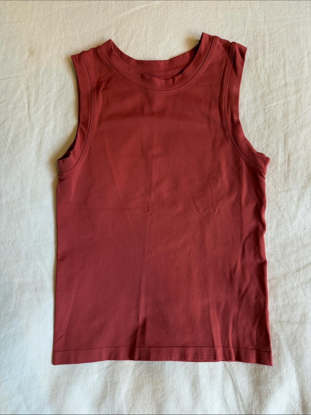 BKE Women's Sleeveless Tank Top in Rust Red